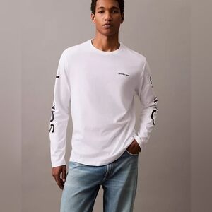 Calvin Klein | Men's Vertical Logo Classic Crewneck T-Shirt, Size XS